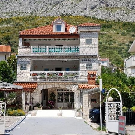 Apartment Danka Omis Bagian luar foto