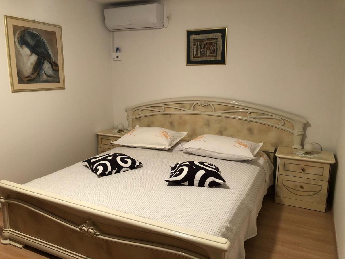 Apartment Danka Omis Bagian luar foto