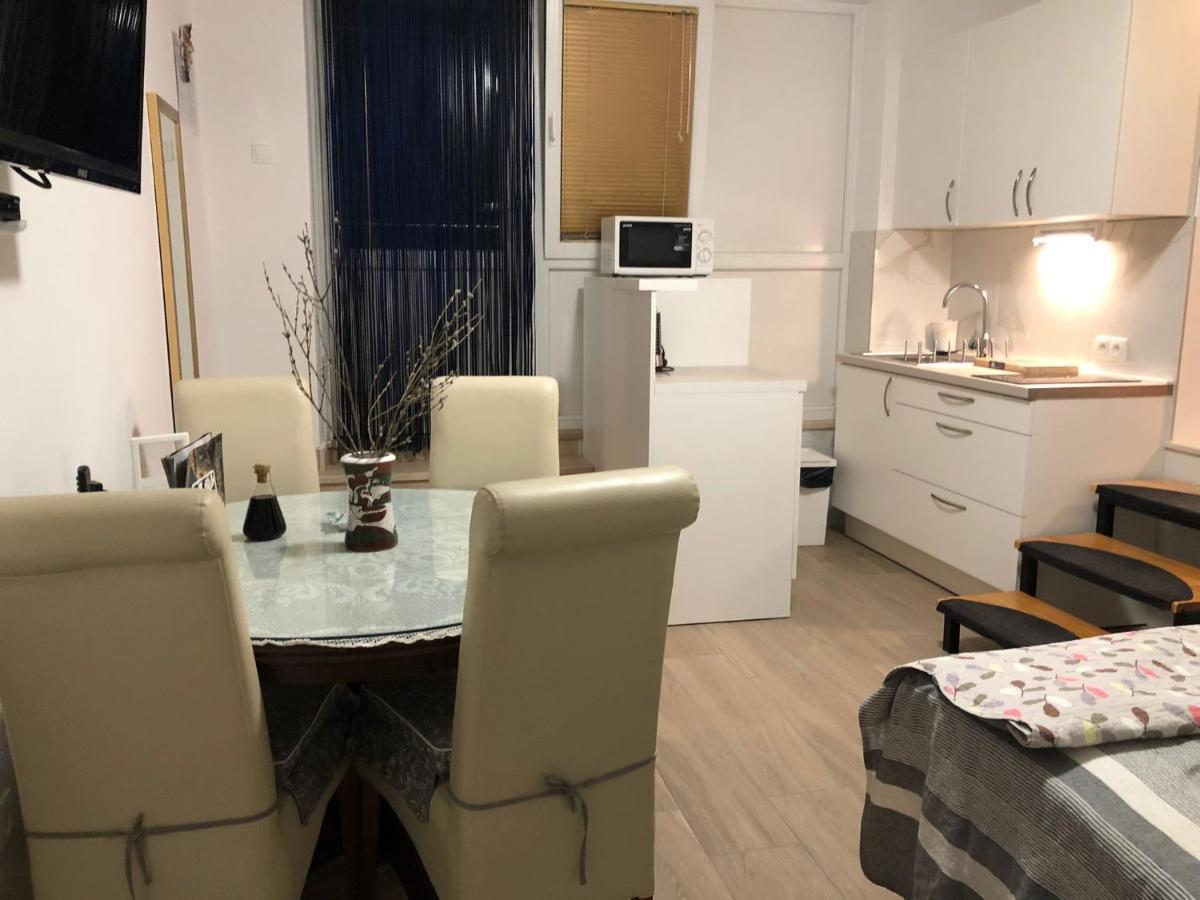 Apartment Danka Omis Bagian luar foto
