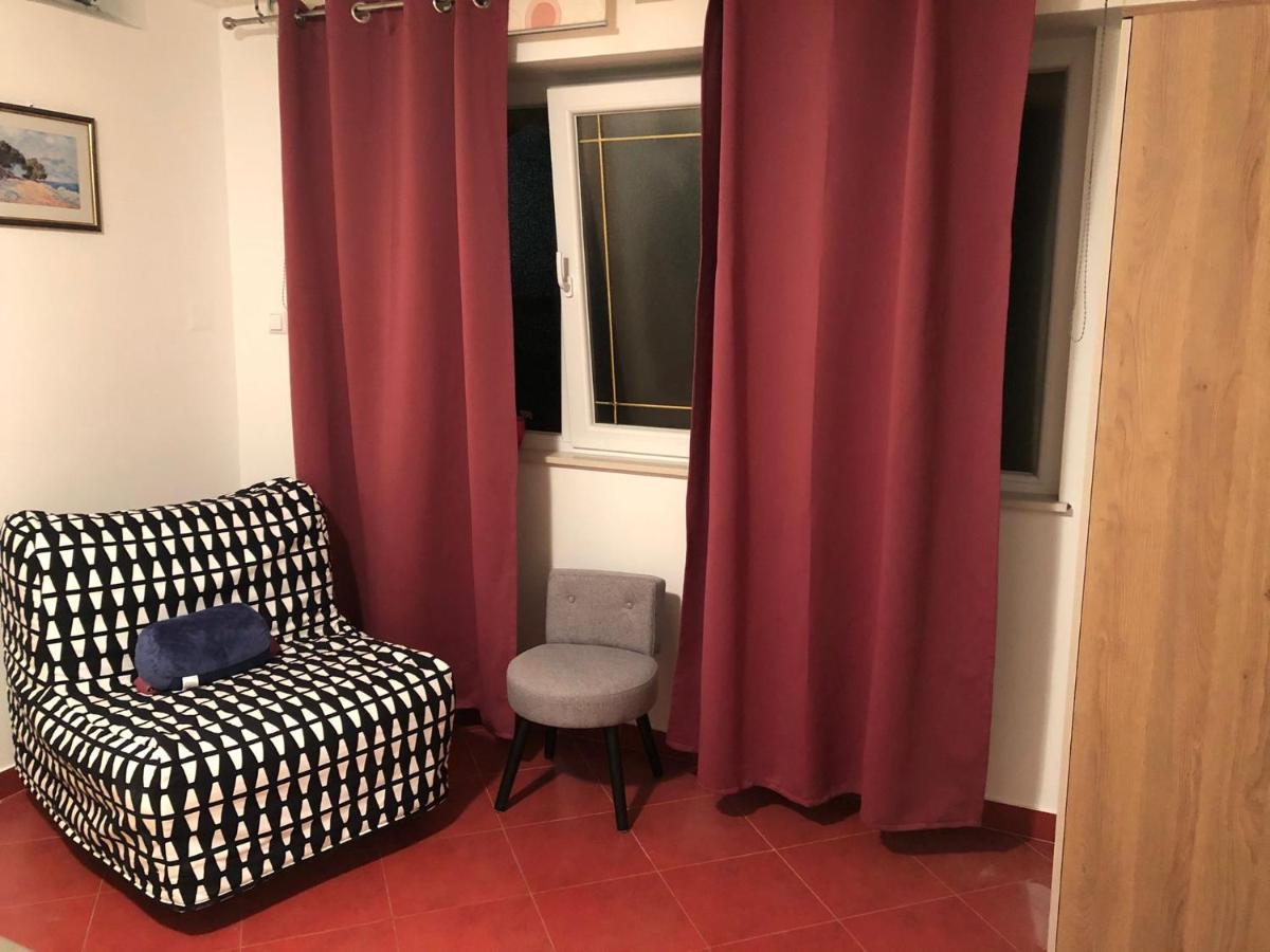 Apartment Danka Omis Bagian luar foto
