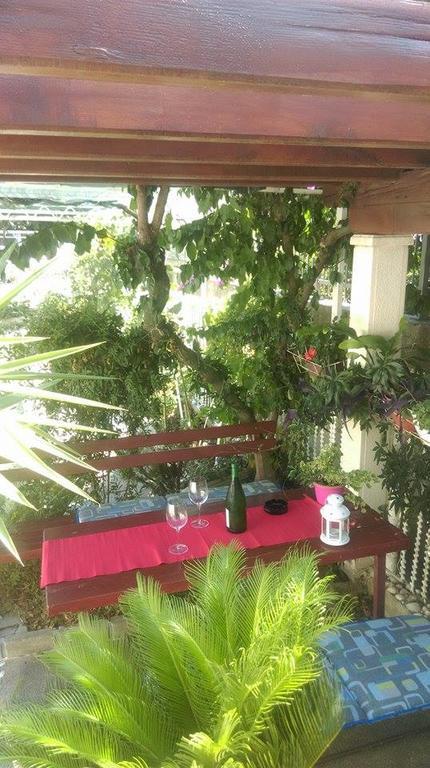 Apartment Danka Omis Bagian luar foto