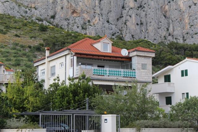 Apartment Danka Omis Bagian luar foto